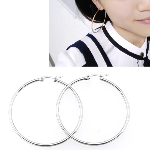 NEW Silver Tone 2” Round Circle Hoop Earrings - Picture 4 of 6
